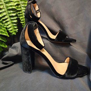 Pelle Moda Bonnie Sandal - Women's Size 6.5M - Black Suede - Wide Heel MSRP $160